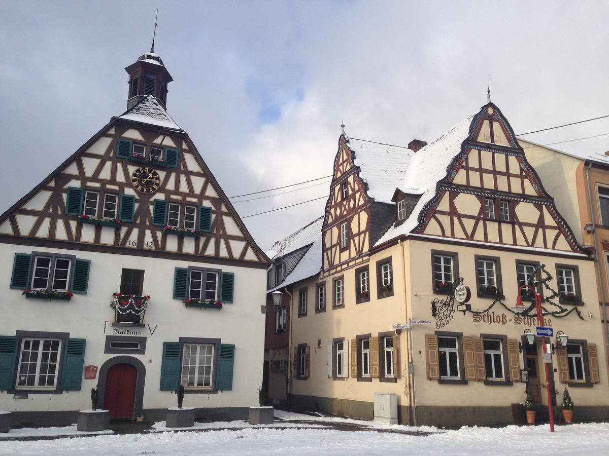 Hotel Zur Schloss-Schenke Neuwied Dış mekan fotoğraf